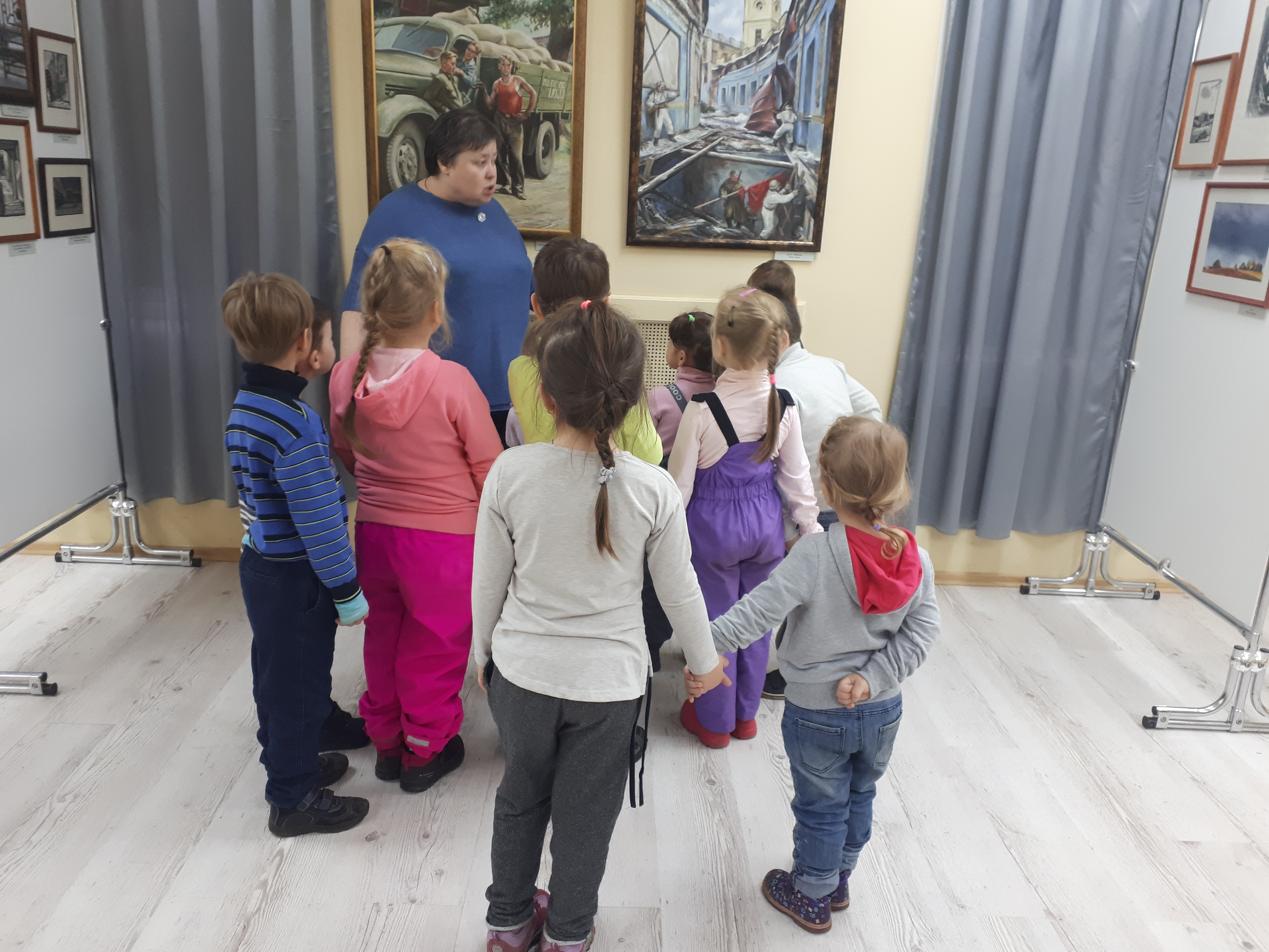 Дети старшей группы "Светлячок" в музее
