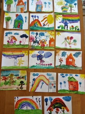 Рисунки детей подготовительной группы "Пчелка" детям, страдающим  аутизмом